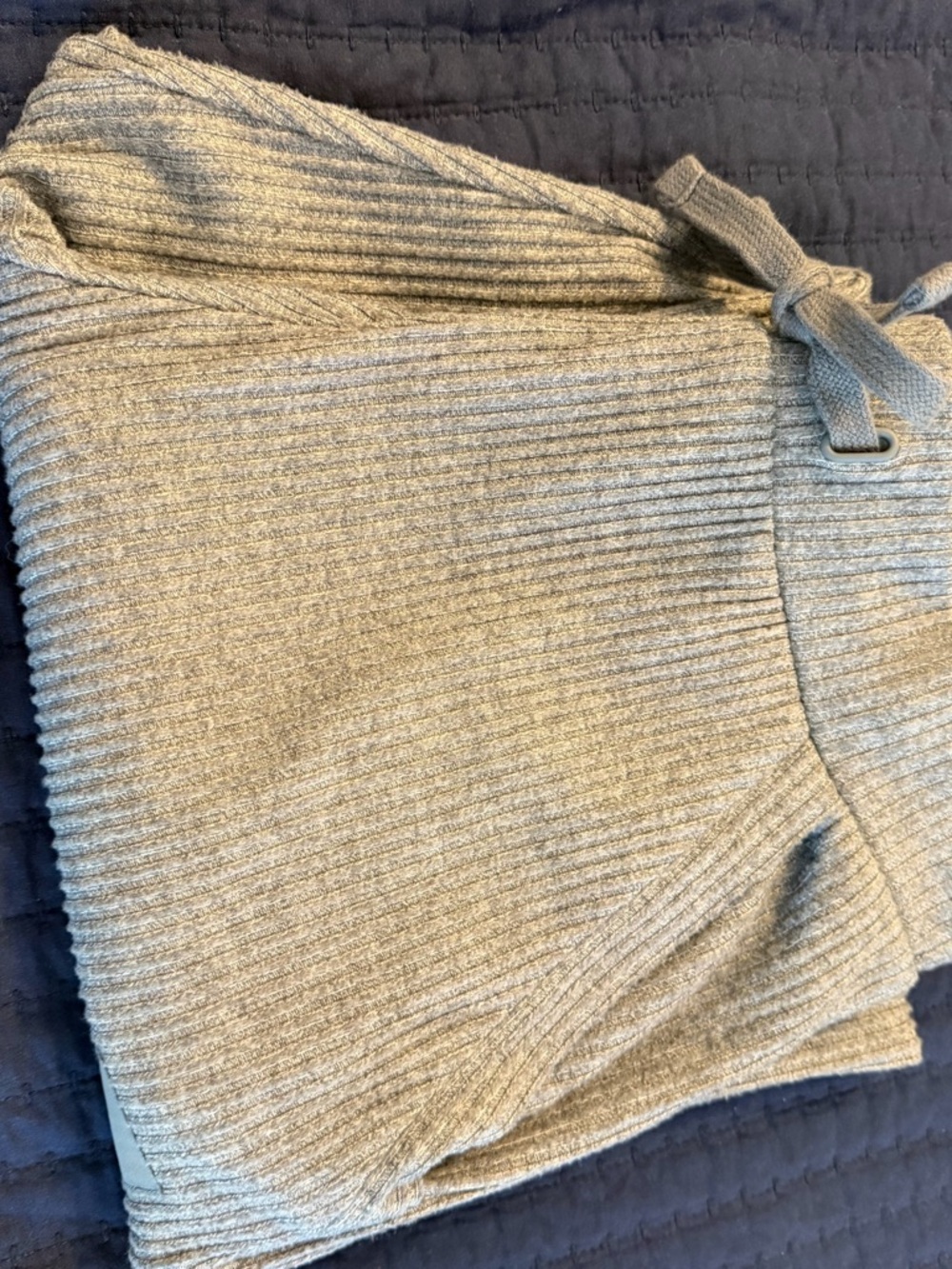 ALO Yoga Gray Ribbed Women's Jogger Pants - Picture 5 of 8